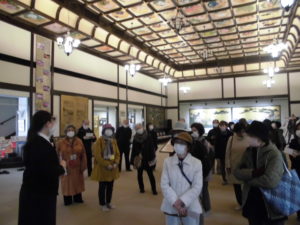 旧青山別邸の受付の広間の様子を撮影した写真