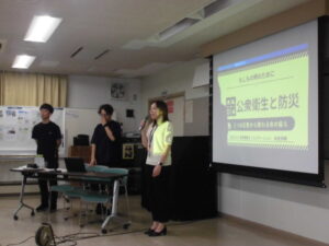 講師の自己紹介をしているところ