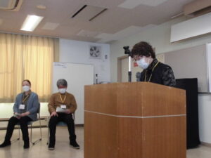 発表中の学園生